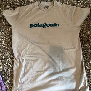 Men’s L Patagonia t shirt